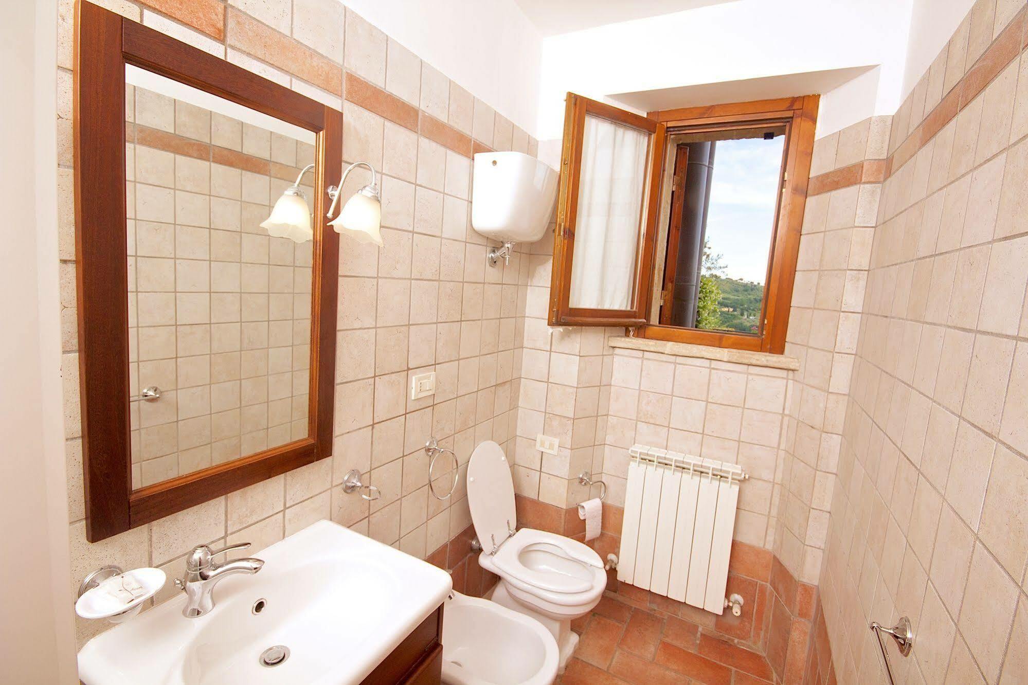 Agriturismo Le Colombe אסיסי מראה חיצוני תמונה